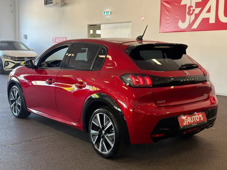 Peugeot 208 2022 photo 3