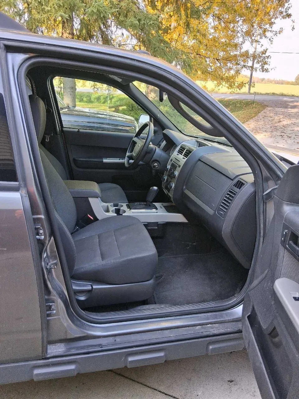 Ford Escape 2010 photo 3