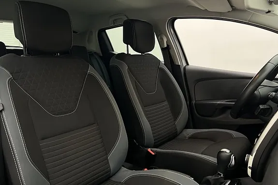Renault Clio 2016 photo 2