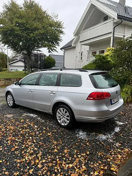 Volkswagen Passat 2011 photo 3