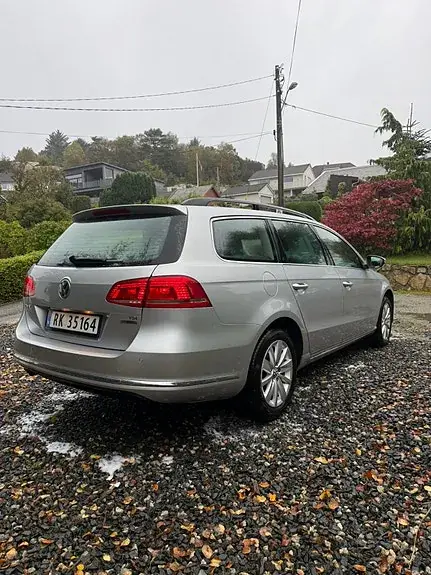 Volkswagen Passat 2011 photo 4