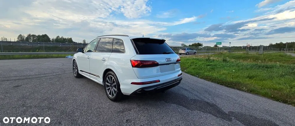 Audi Q7 2022 photo 4