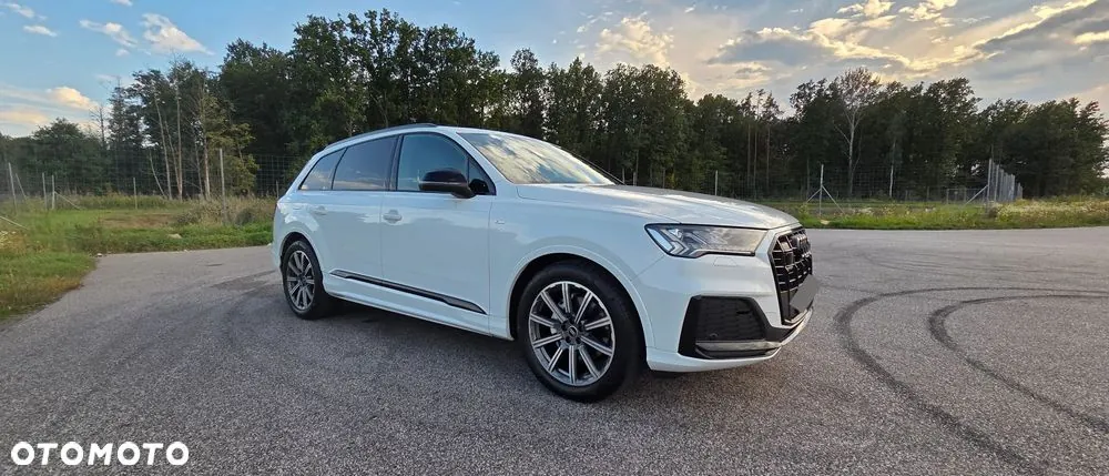 Audi Q7 2022 photo 2