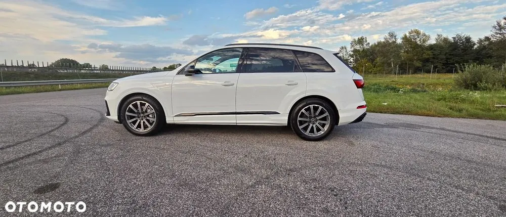 Audi Q7 2022 photo 3