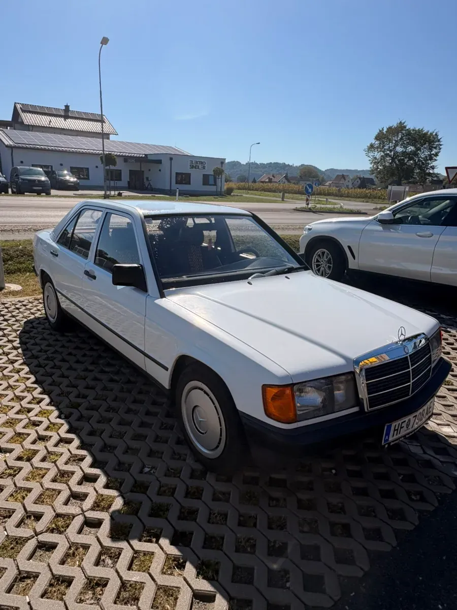 Mercedes-Benz 190 1988 photo 3