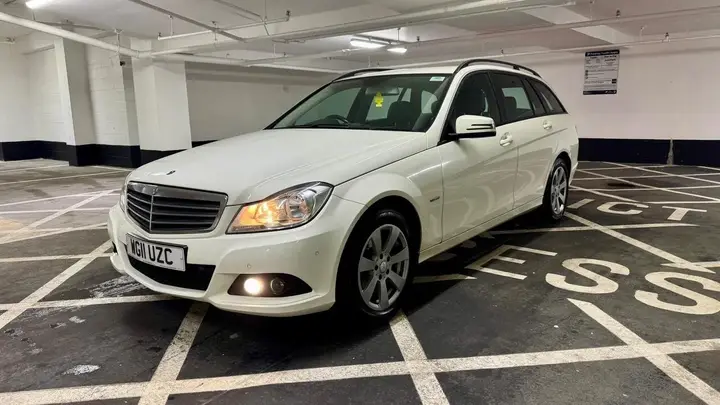 Mercedes-Benz C-Class 2011 photo 3