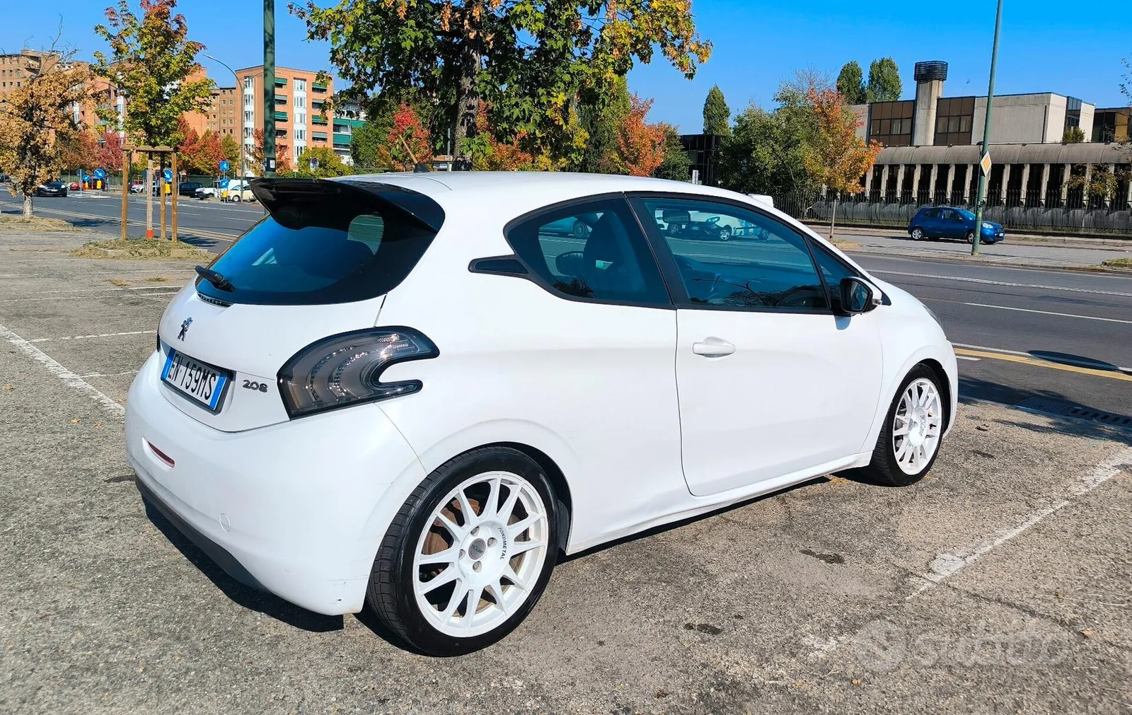 Peugeot 208 2012 photo 2