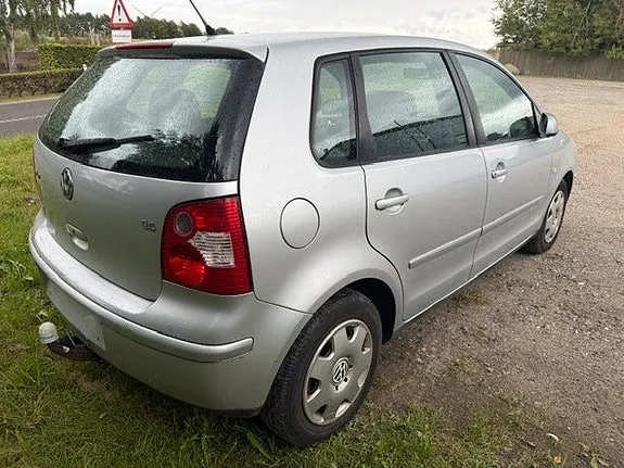 Volkswagen Polo 2004 photo 3