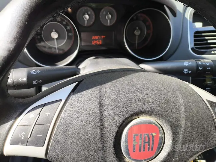 Fiat Punto 2015 photo 4