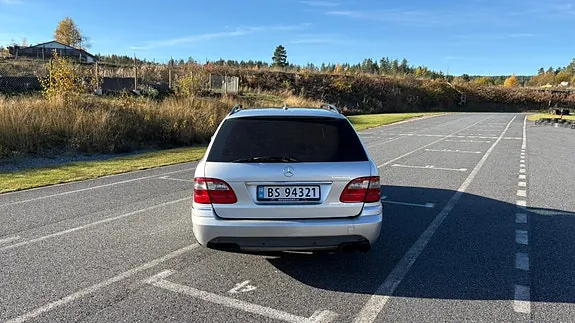 Mercedes-Benz E280 2006 photo 3