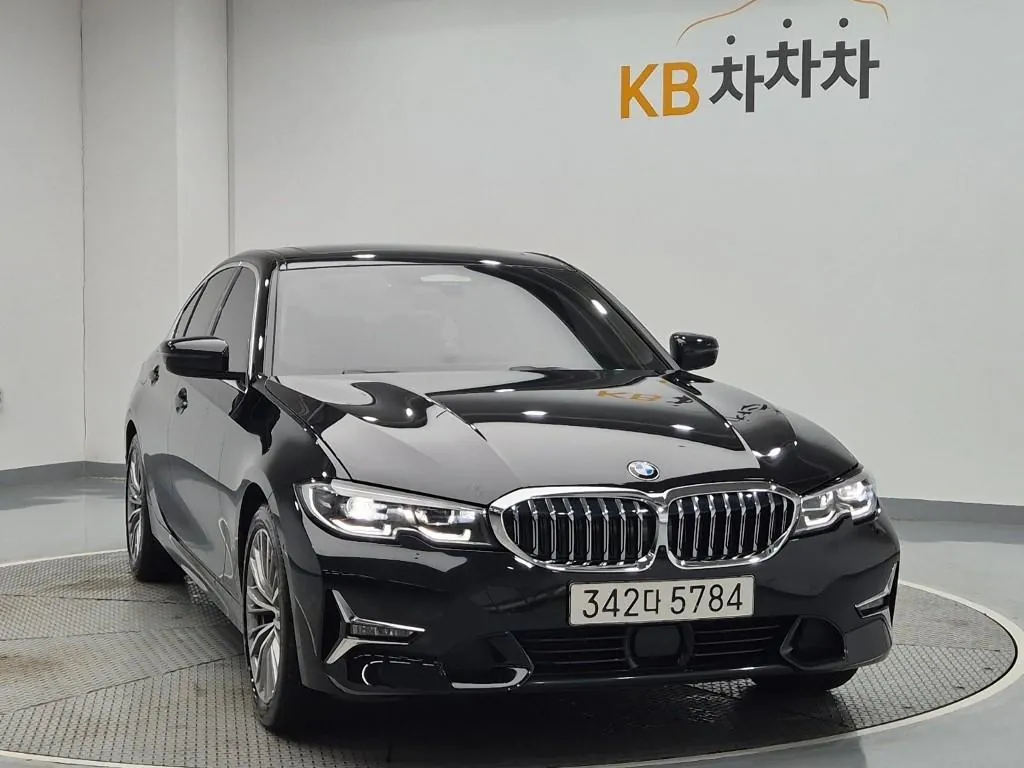 BMW 3 Series 2021 photo 4