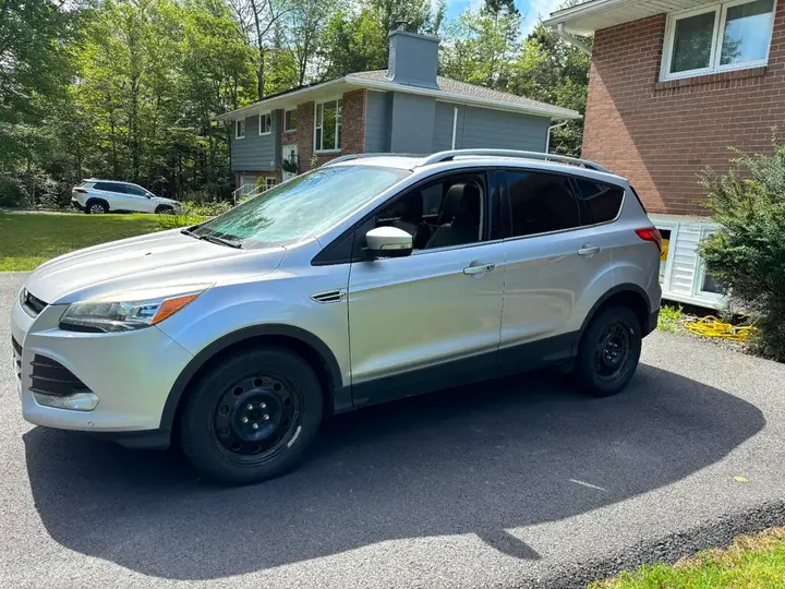 Ford Escape 2015 photo 2