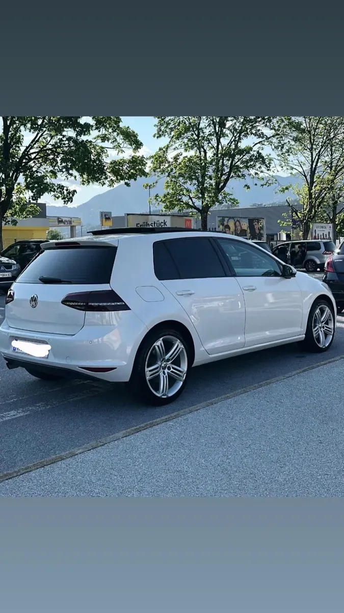 Volkswagen Golf 2012 photo 3