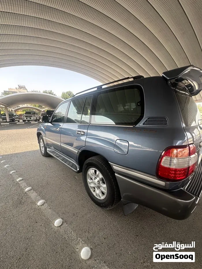 Toyota Land Cruiser 2006 photo 2