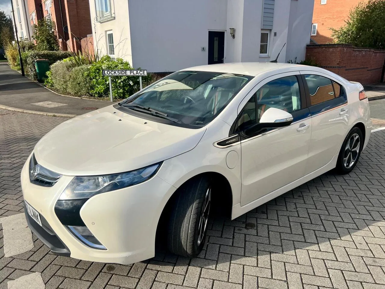 Vauxhall Ampera 2012 photo 5