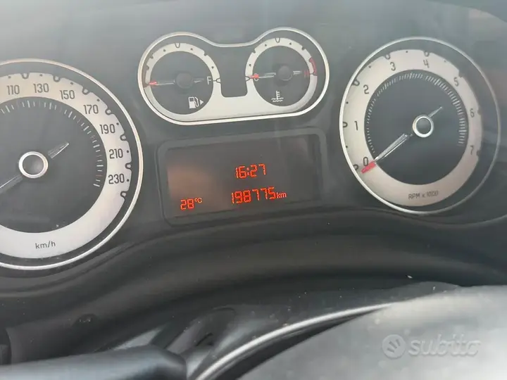 Fiat 500L 2015 photo 2