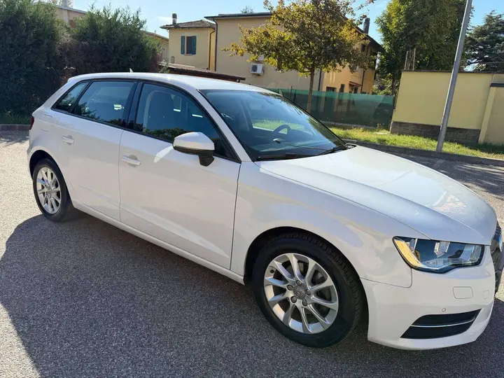 Audi A3 Sportback 2015 photo 2