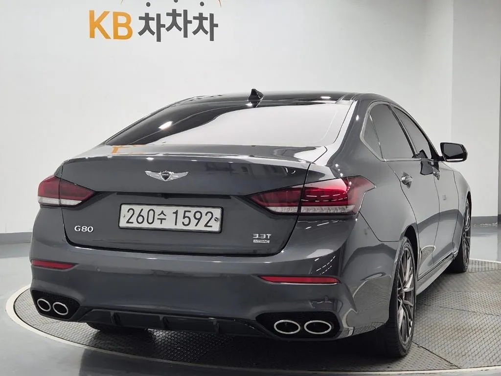 Genesis G80 2017 photo 3
