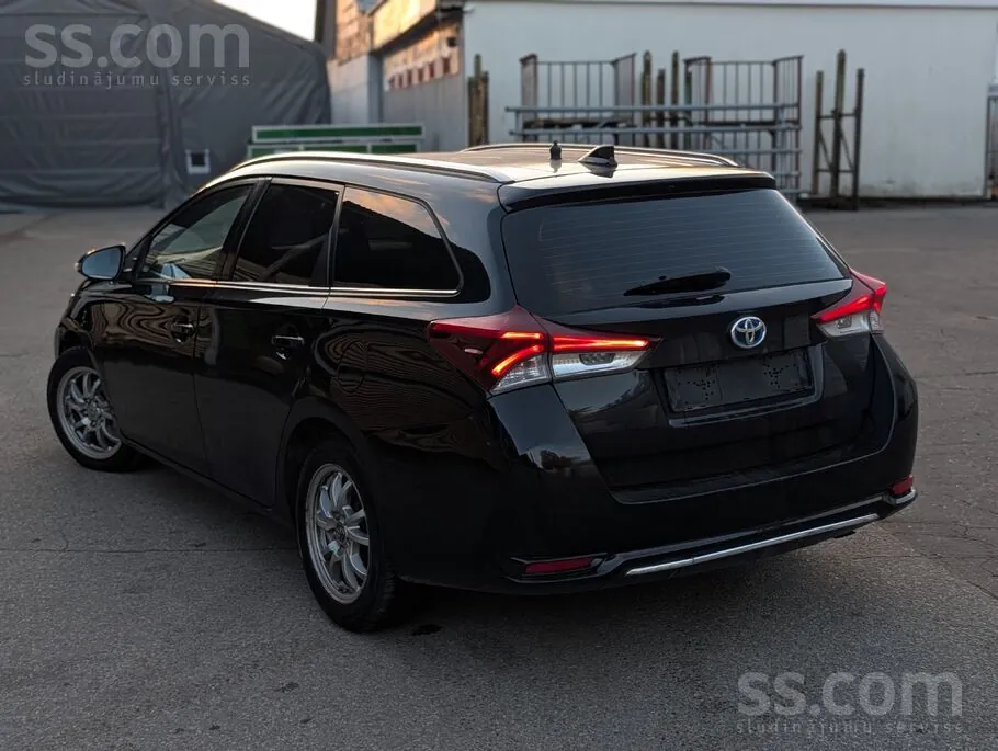 Toyota Auris 2017 photo 3