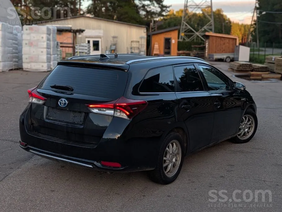 Toyota Auris 2017 photo 4