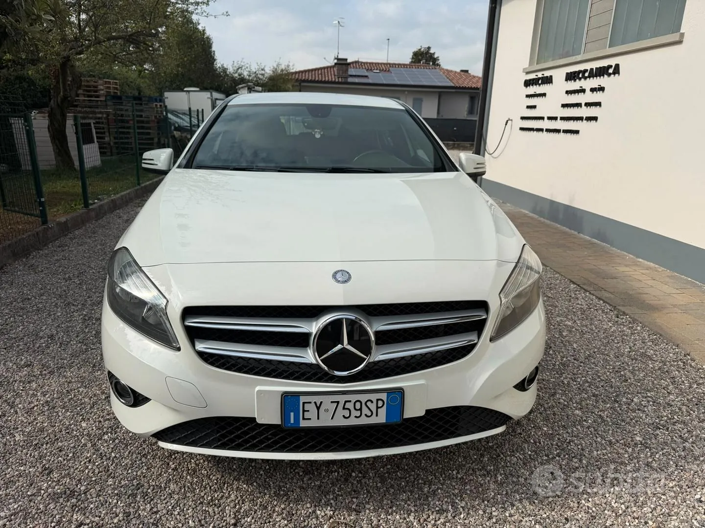 Mercedes-Benz A-Class 2015 photo 2