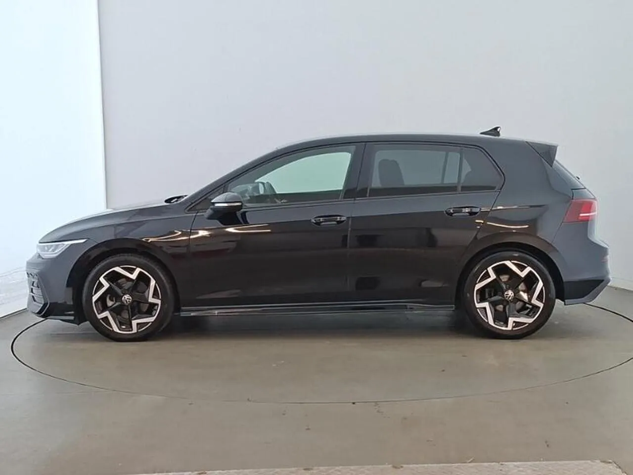Volkswagen Golf 2025 photo 4