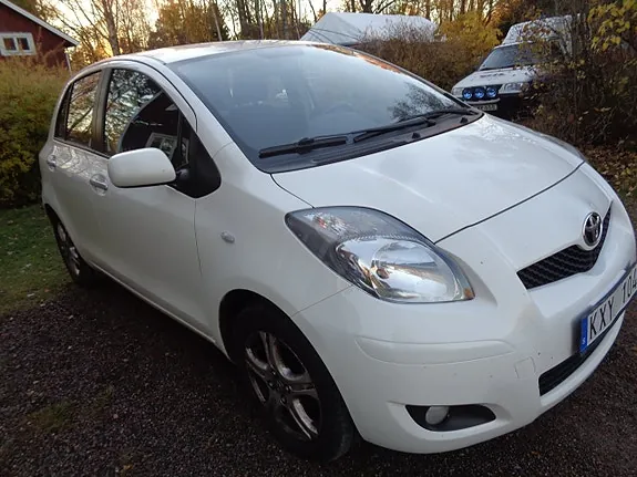 Toyota Yaris 2010 photo 4