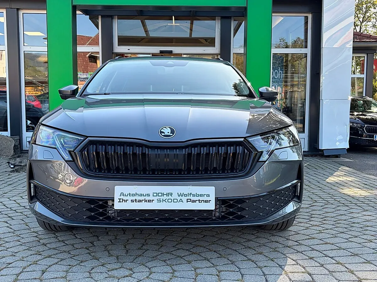 Skoda Octavia 2025 photo 2