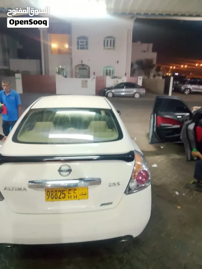 Nissan Altima 2011 photo 4