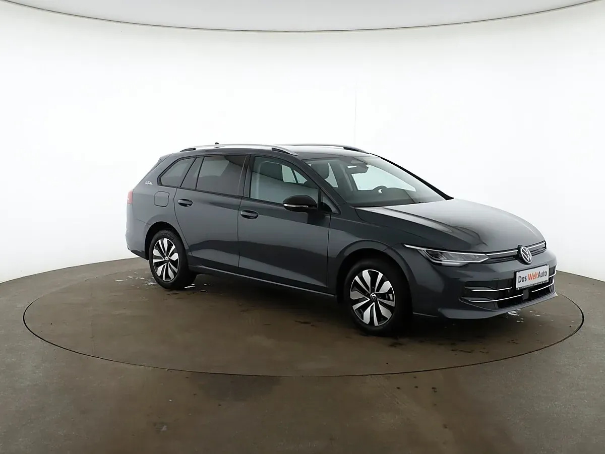 Volkswagen Golf 2025 photo 2
