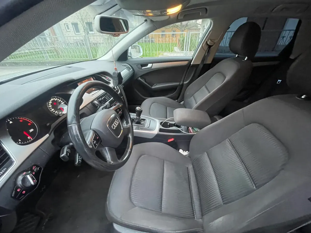 Audi A4 2011 photo 3