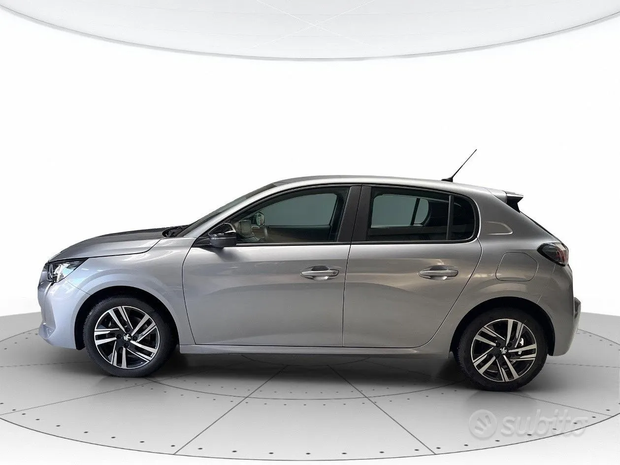 Peugeot 208 2023 photo 2