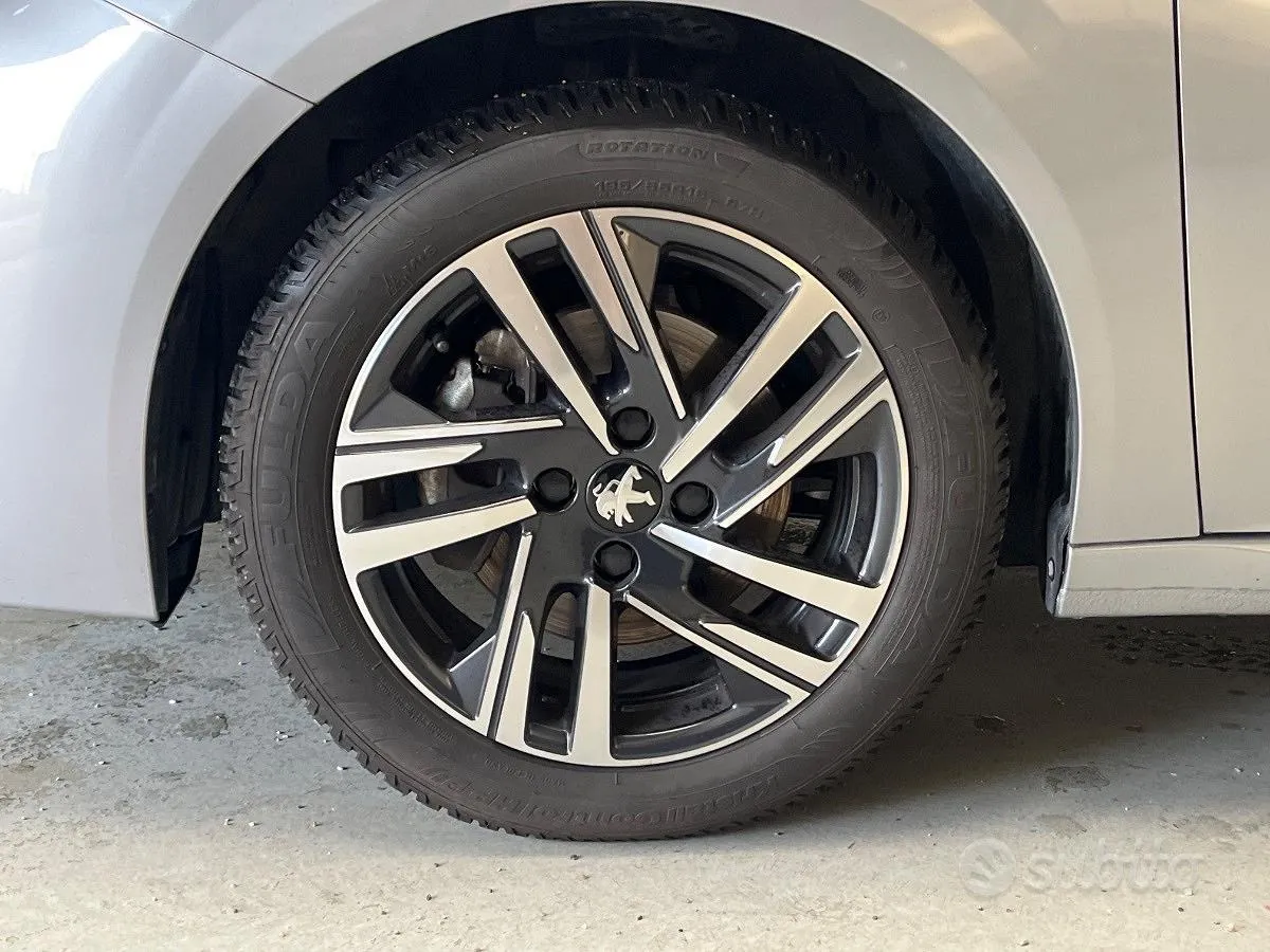 Peugeot 208 2023 photo 5