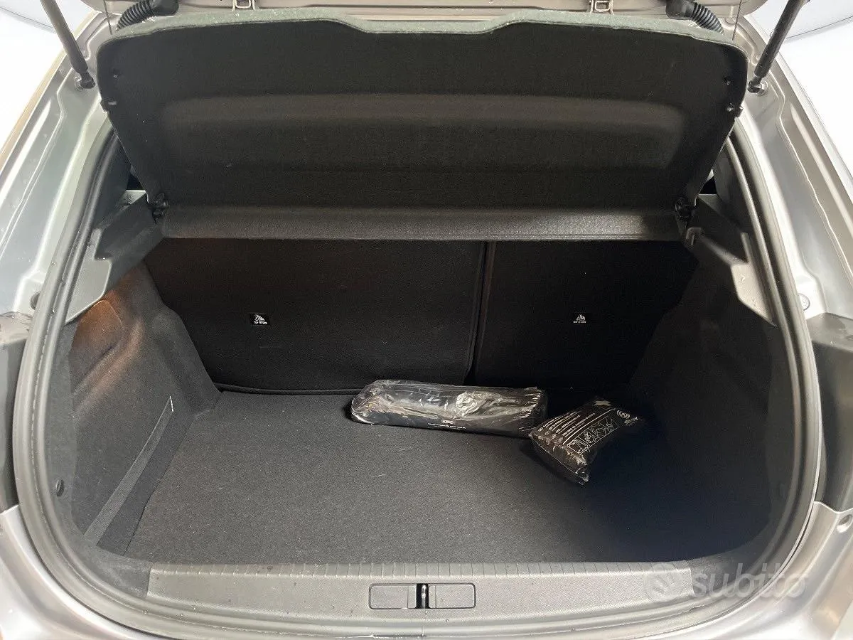 Peugeot 208 2023 photo 4