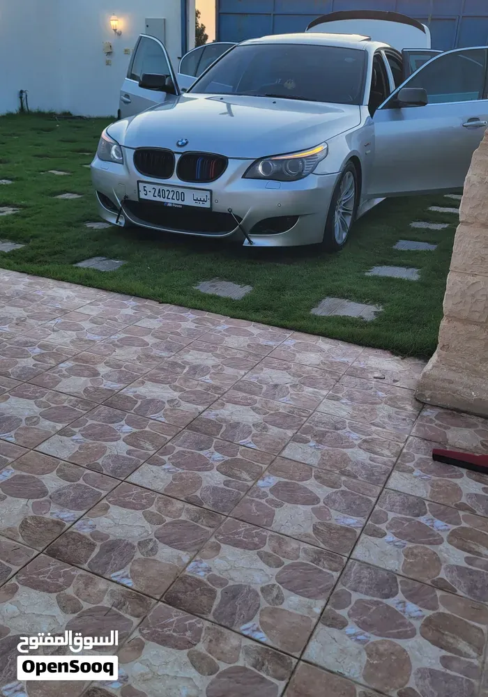 BMW 5 Series 2008 photo 2