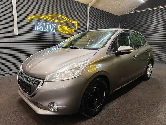 Peugeot 208 2012 photo 2