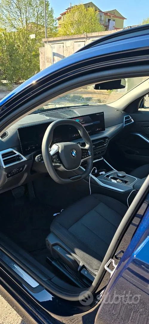 BMW 318I 2024 photo 4