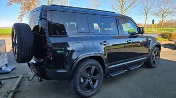Land Rover Defender 2023 photo 3
