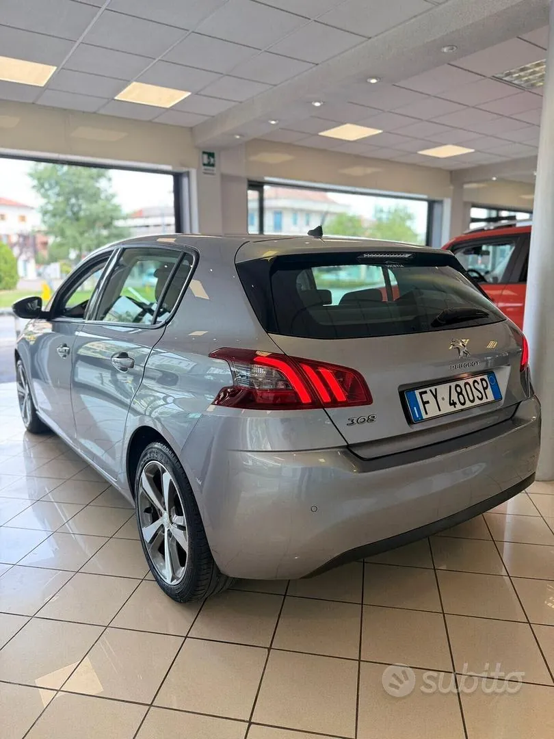 Peugeot 308 2019 photo 3