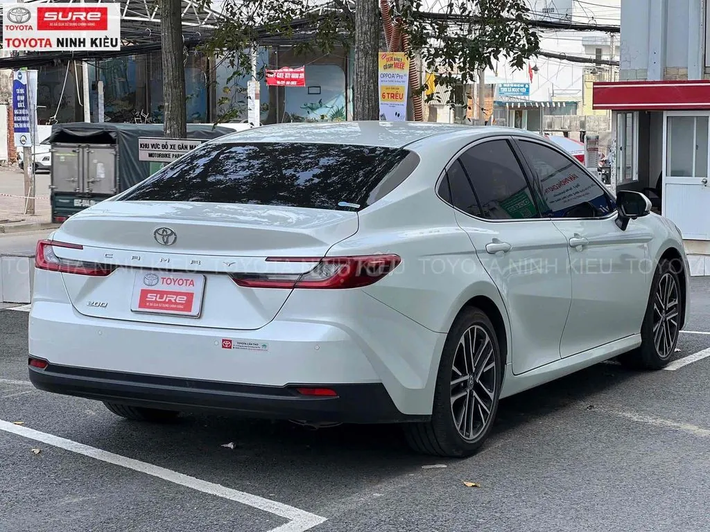 Toyota Camry 2025 photo 4