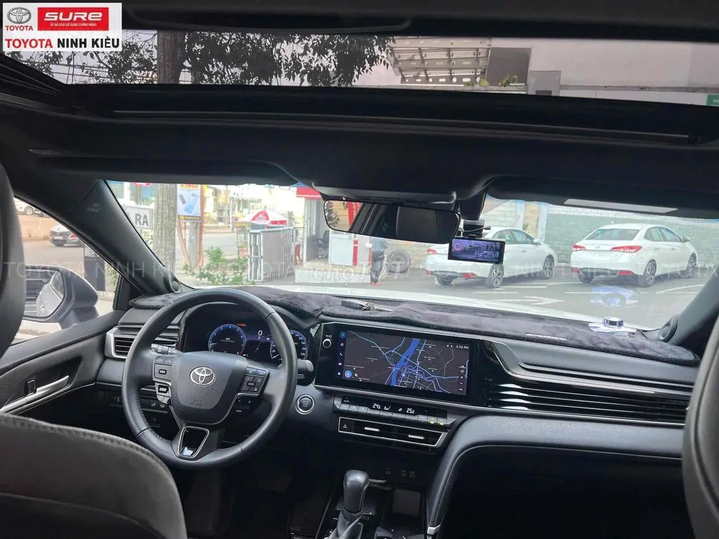 Toyota Camry 2025 photo 5
