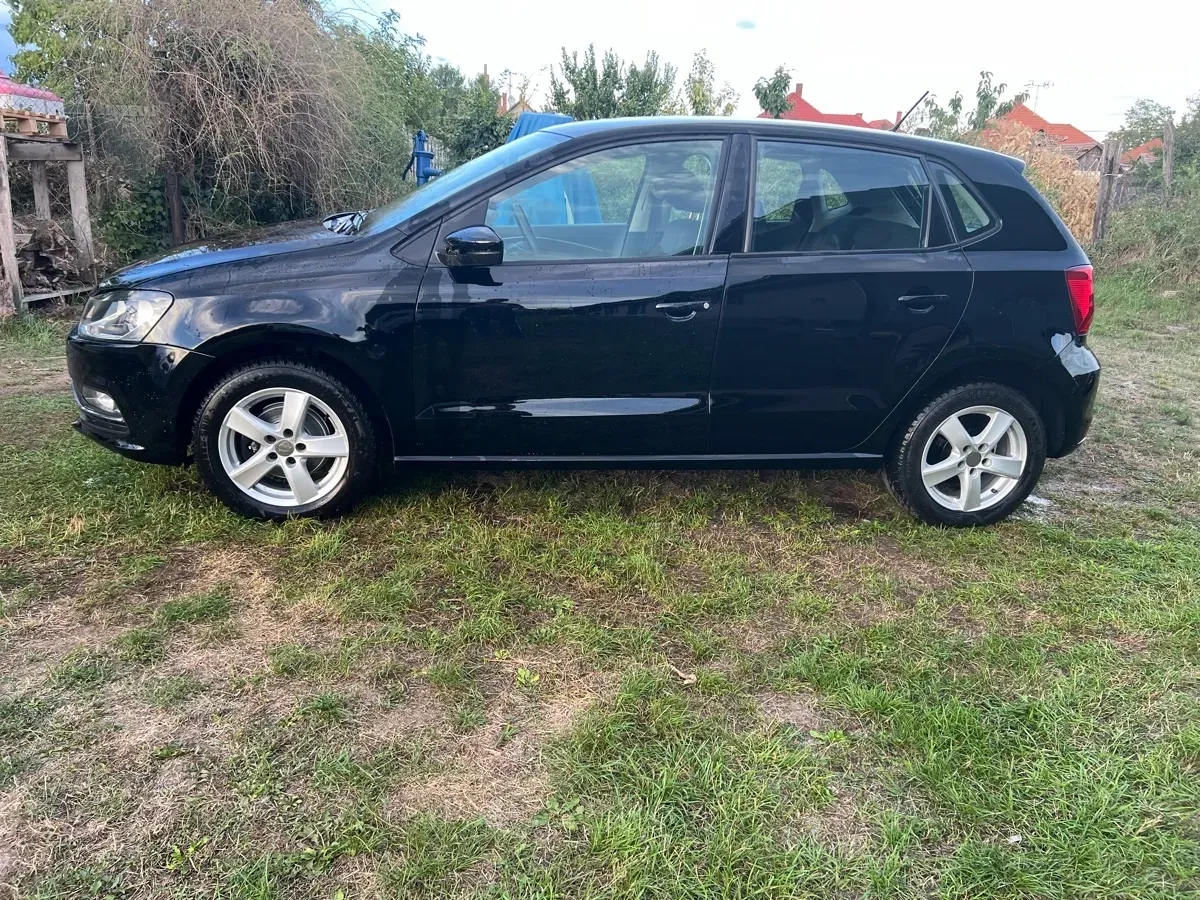 Volkswagen Polo 2015 photo 2