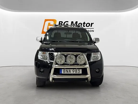 Nissan Navara 2015 photo 2
