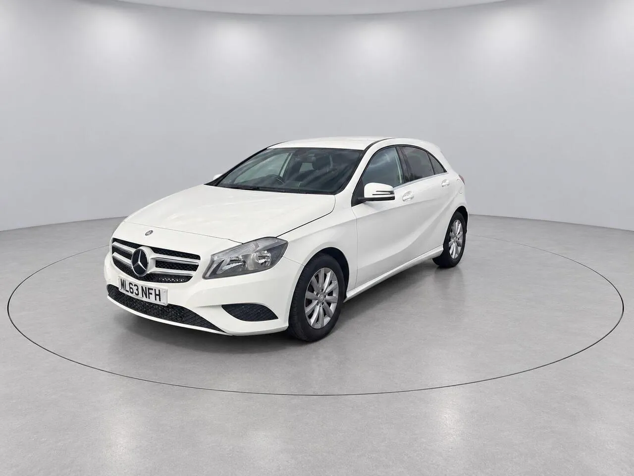 Mercedes-Benz A180 2013 photo 3