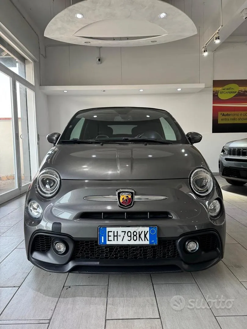 Abarth 500 2011 photo 2