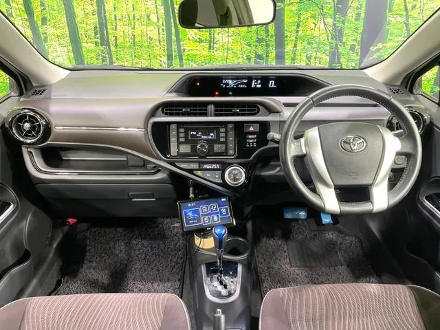 Toyota Aqua G 2015 photo 2