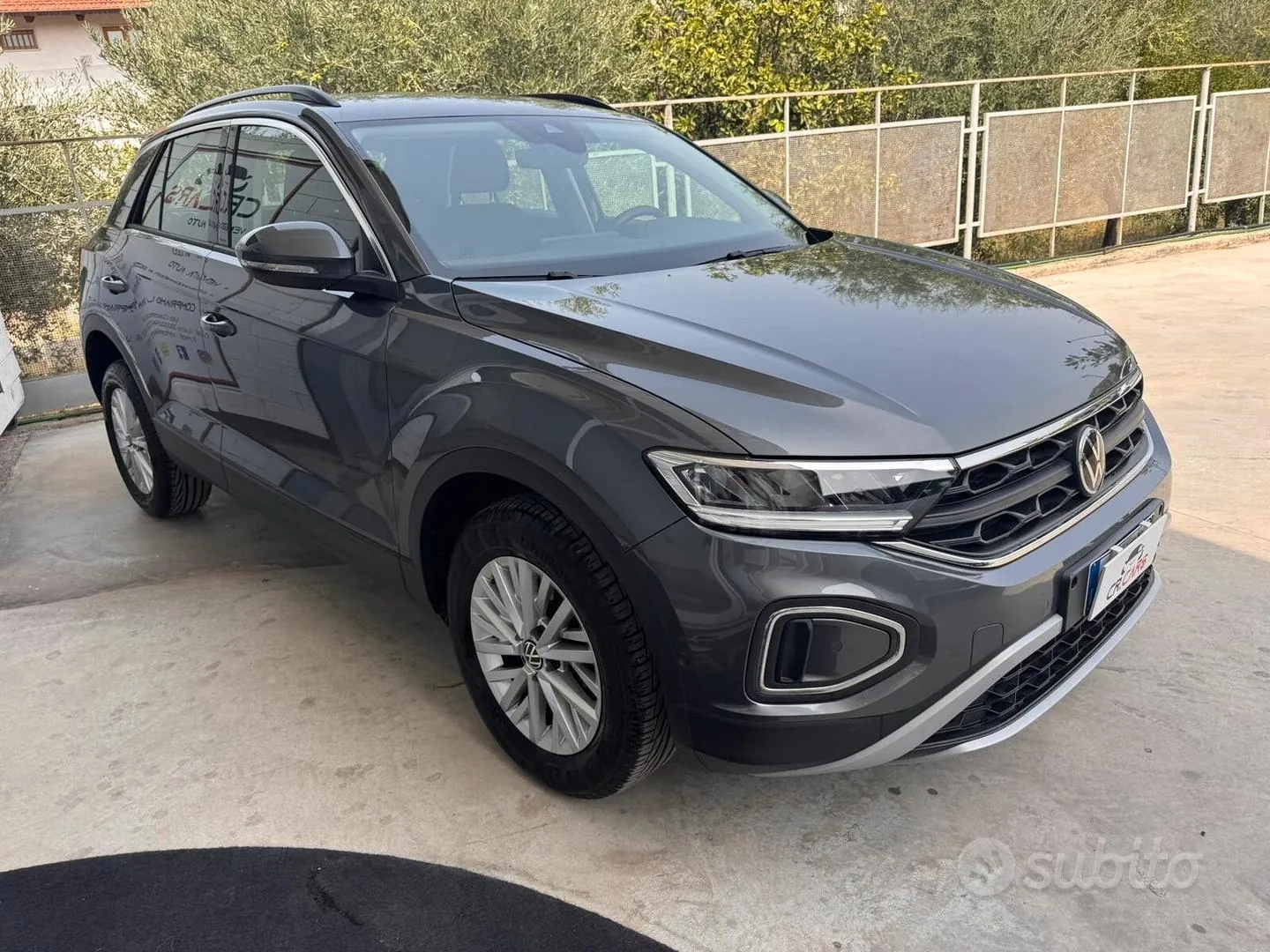 Volkswagen T-Roc 2022 photo 2