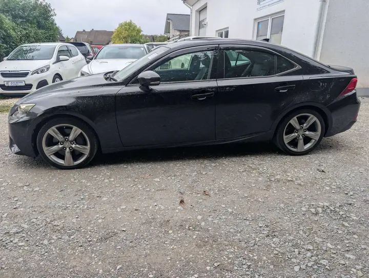 Lexus Is 350 2013 photo 2
