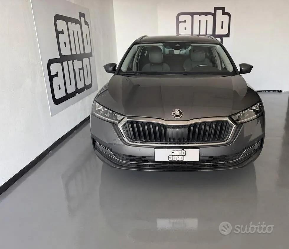 Skoda Octavia 2023 photo 2