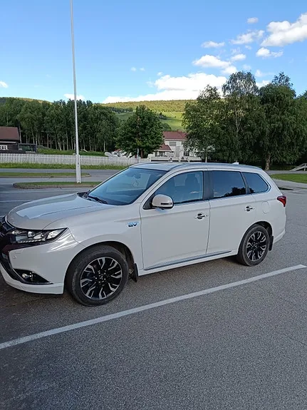 Mitsubishi Outlander 2016 photo 2